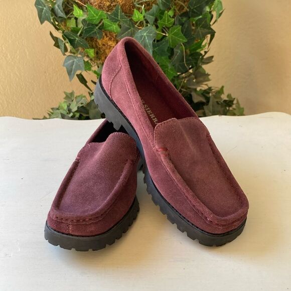 High Sierra Pace Slip On Burgundy Suede Loafers EUC Women’s 6 M - Picture 1 of 14
